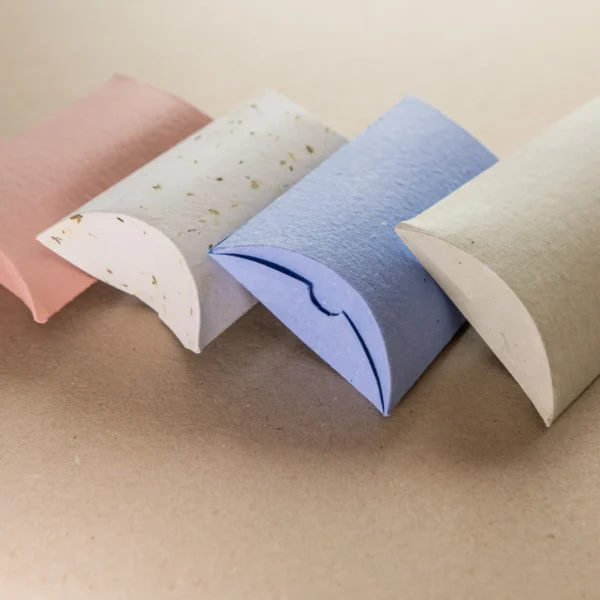 Egyszínű párna doboz