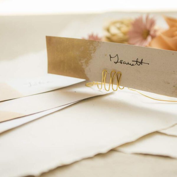 Esküvői ültetőkártya – hullámos merítés