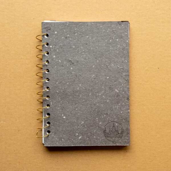 Budapest témájú, egyszínű spirál füzet