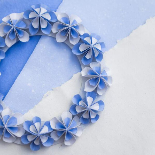 Alternative view of Papírvirág koszorú